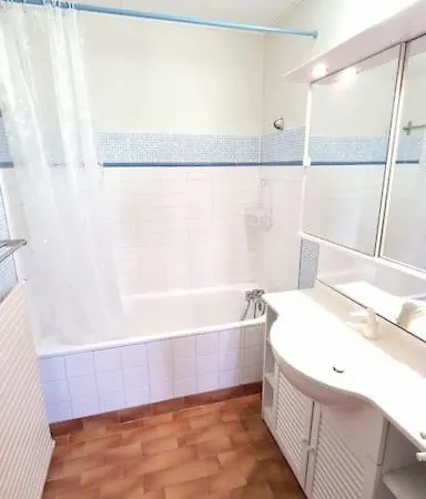 2 Chambres, Loggia, Piscine, Parking. Agde