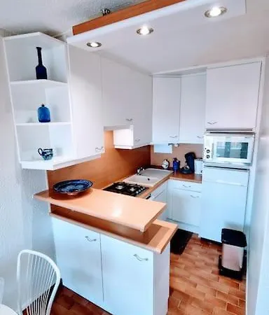 아파트 2 Chambres, Loggia, Piscine, Parking. 아그