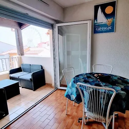 2 Chambres, Loggia, Piscine, Parking.